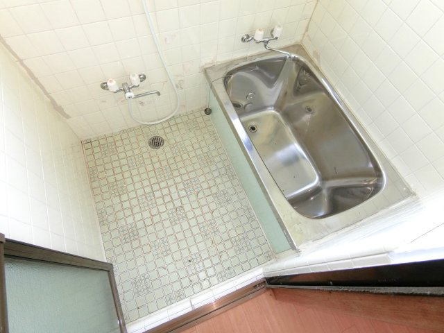 勢田貸家の浴室