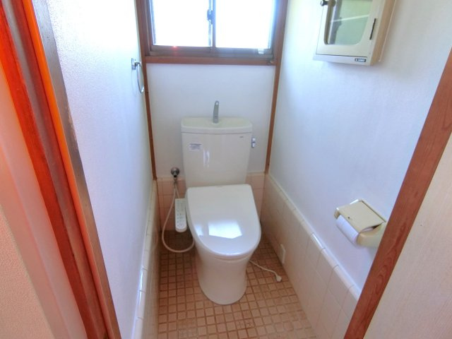 勢田貸家のトイレ