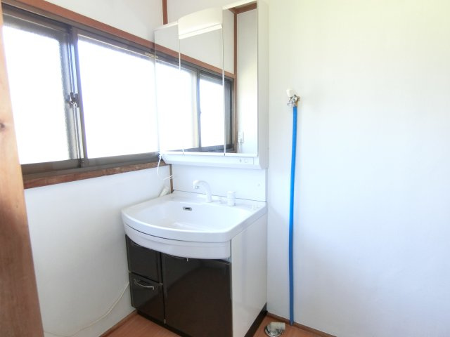 勢田貸家の独立洗面台