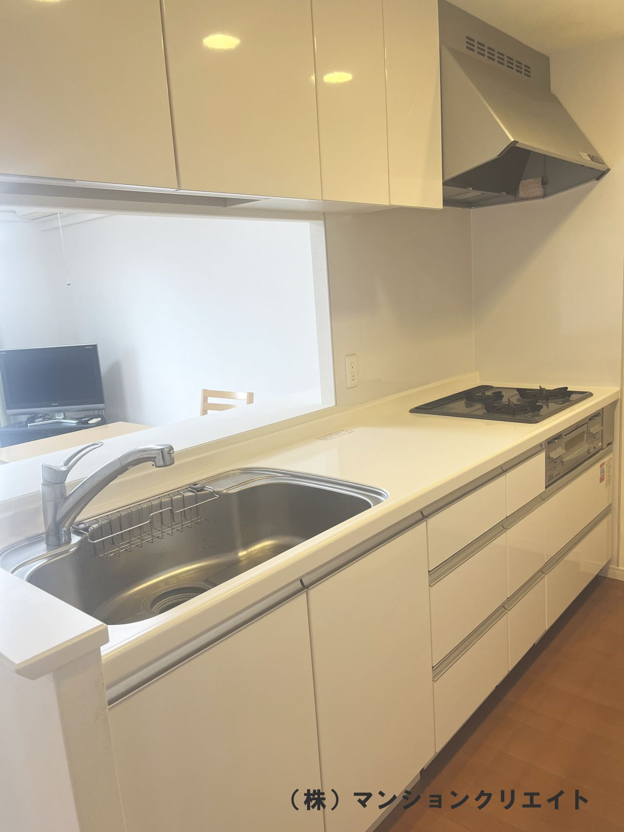 サーパス西別院のキッチン|白を基調とした使いやすいキッチンです