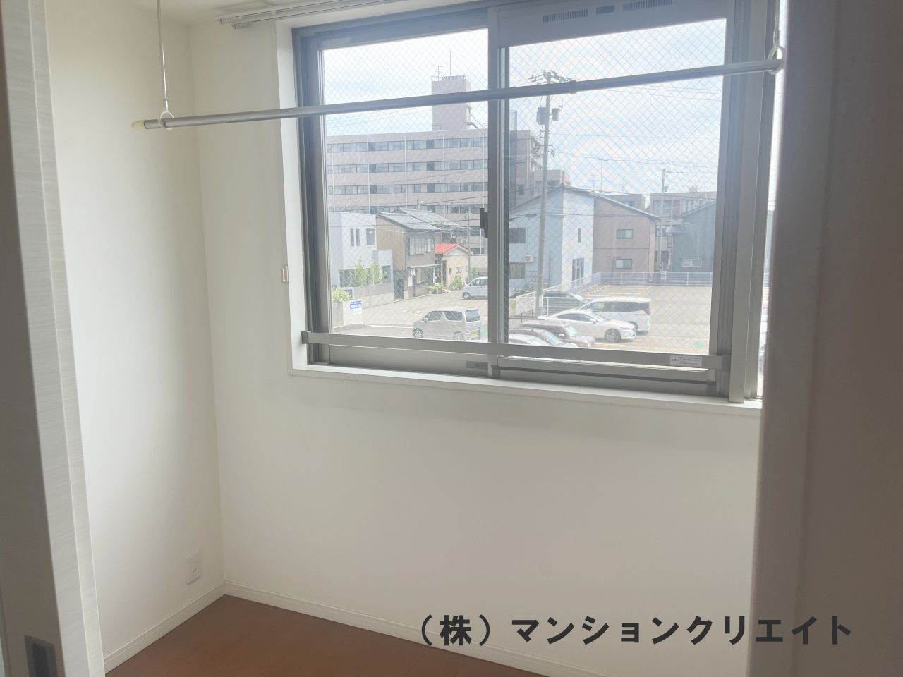 サーパス西別院のランドリースペース|南側サンルーム2.8帖　天気を気にせずお洗濯できます