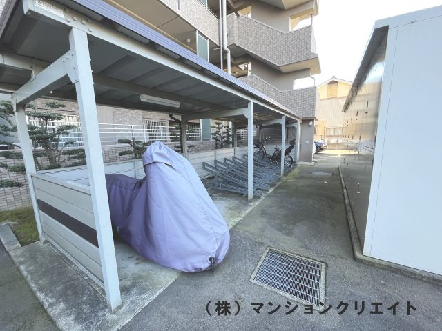 サーパス西別院の駐輪場|バイク置場
