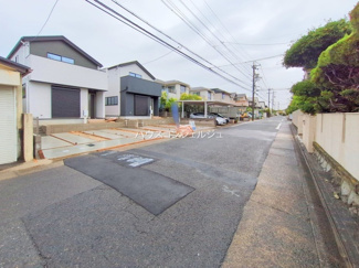 【前面道路含む現地写真】