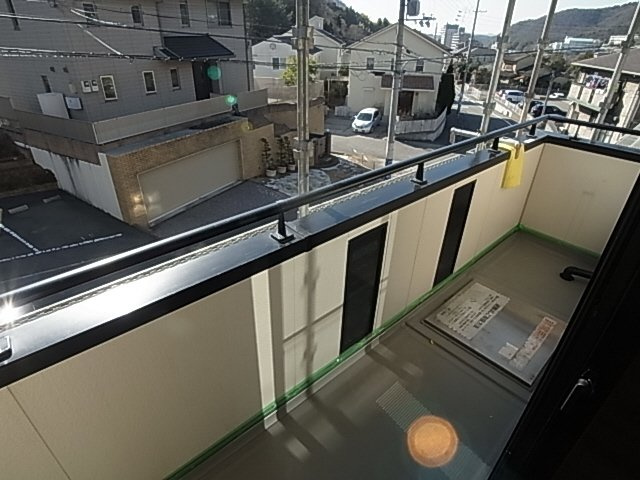 神戸市北区谷上南町のアパートのバルコニー