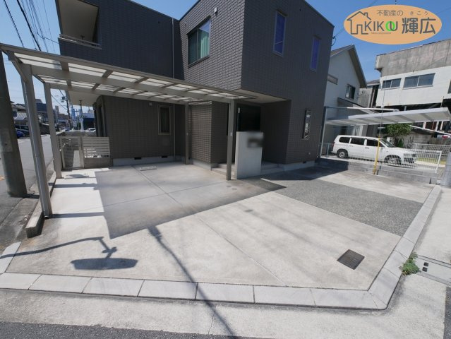 姫路市楠町　中古戸建の駐車場