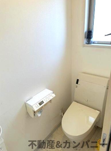 星岡三丁目中古戸建のトイレ|コンパクトで使いやすいトイレです