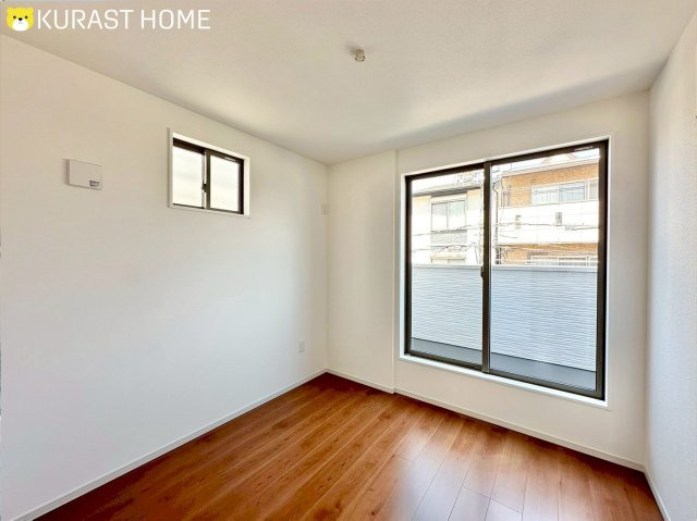 京都市南区久世上久世町　新築戸建の洋室