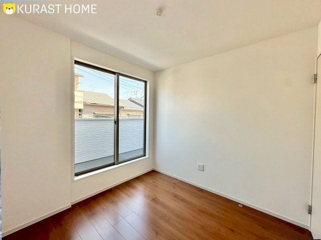 京都市南区久世上久世町　新築戸建の洋室