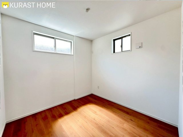 京都市南区久世上久世町　新築戸建の洋室