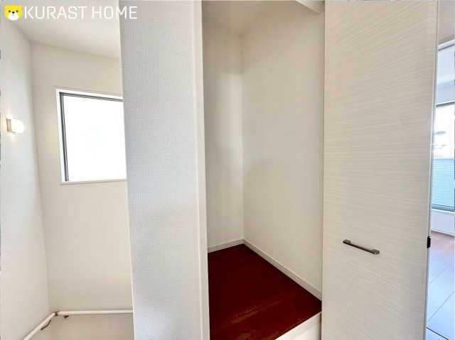 京都市南区久世上久世町　新築戸建の収納|2階廊下収納