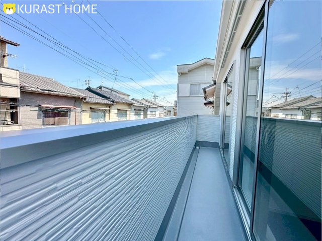 京都市南区久世上久世町　新築戸建のバルコニー