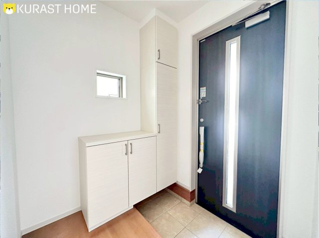 京都市南区久世上久世町　新築戸建の玄関