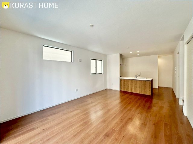 京都市南区久世上久世町　新築戸建の居間・リビング