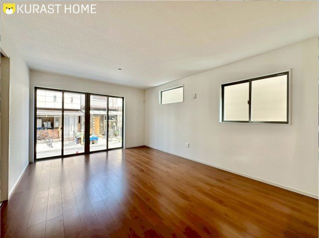 京都市南区久世上久世町　新築戸建の居間・リビング