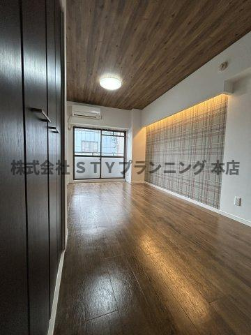 仲介手数料０円！トゥア・ベルティの居間・リビング