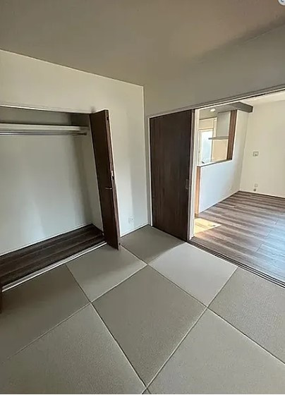 和歌山市　満屋　中古戸建の和室|和紙畳。変色しにくく耐久性の高い和紙畳。ダニやカビが発生しにくく衛生的。撥水性に優れており飲み物をこぼしてしまっても染み込みづらいので掃除がラク。
