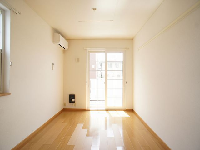 【居間・リビング】 | アニメート・ヴィラE | 会話をしながらお料理できる対面キッチンです♪