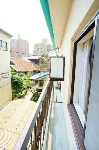 穴井アパート【キャッシュバック対象物件】のバルコニー|バルコニーがあります