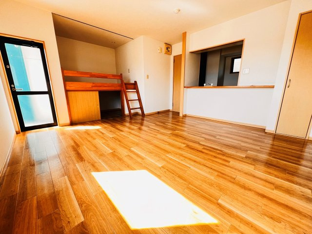 リバティー室岡の居間・リビング