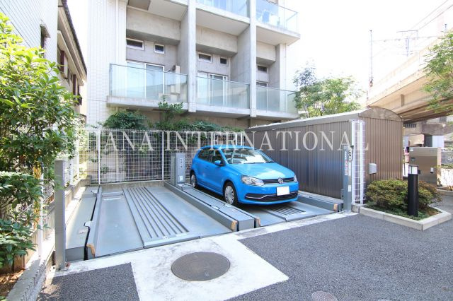 Aquila Urayasu Unoの駐車場