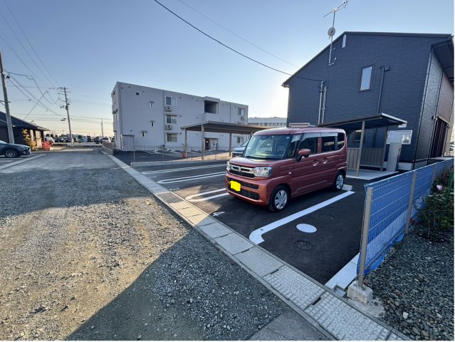 Ｄ－ＲＯＯＭ　Ｎａｋａｏｔａの駐車場