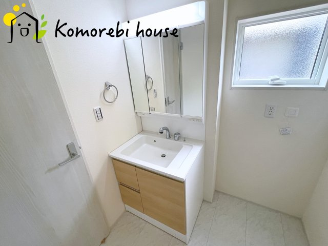 鴻巣人形三丁目　新築一戸建て　リーブルガーデン　01の独立洗面台|独立洗面台で身支度をすべて済ませてしまいましょう