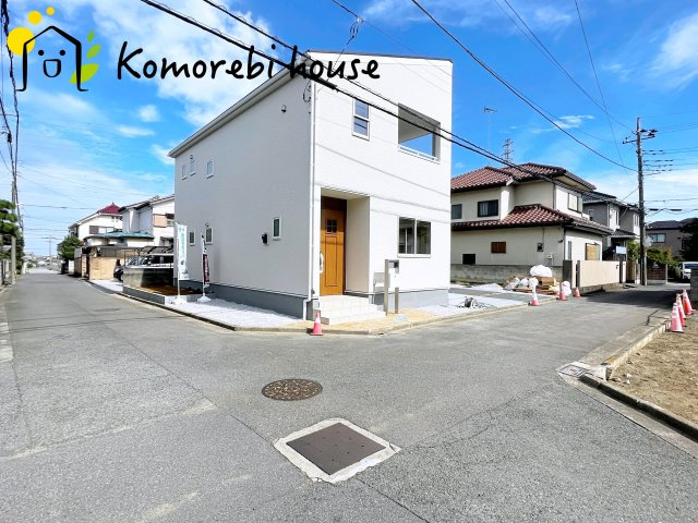 鴻巣人形三丁目　新築一戸建て　リーブルガーデン　01の前面道路含む現地写真|前面道路含む現地写真です
