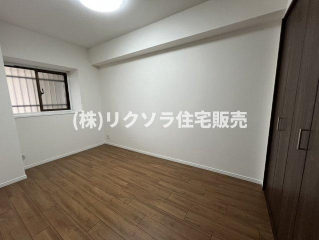 ファミール寝屋川パークサイドの寝室|洋室5.4帖
■物件内覧・資金計画相談・住宅ローン相談、リフォーム相談、お問合せ受付中■
※当日・翌日のご内覧、ご相談はお電話でのお問合せがスムーズです！