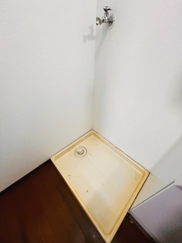 サンシャインハイツの設備|室内洗濯機置き場です。