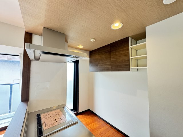 シティタワー前橋千代田町の収納|■キッチン背面の吊戸棚＆稼働棚（新品交換）