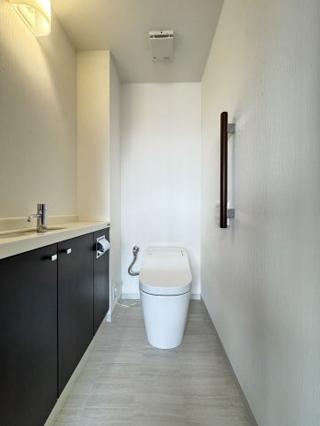 シティタワー前橋千代田町のトイレ|■タンクレストイレ（新品交換）