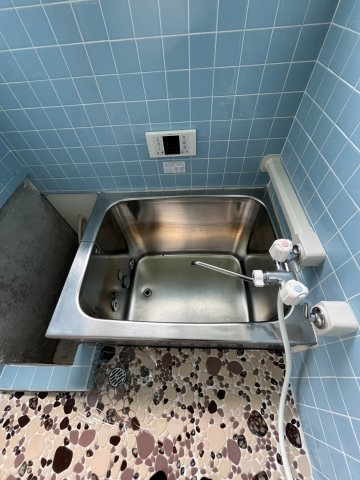 【浴室】 | 中野　貸家 | 追い炊き給湯です