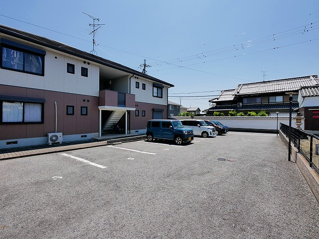 グリーンガーデンＡの駐車場|駐車場に車を止められます