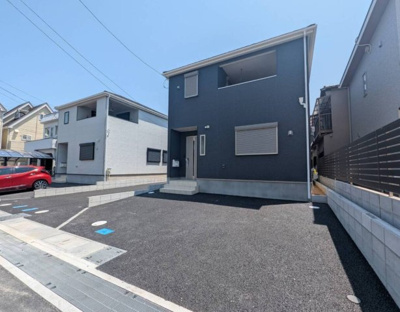 【外観】 | 【新築戸建】忠岡町高月北第５　４号棟 | 隣家とも程よい距離で、開放的なエリア(^^♪