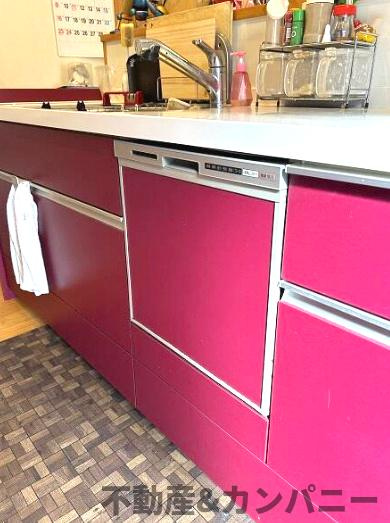 西垣生町中古戸建のキッチン|食洗器付き