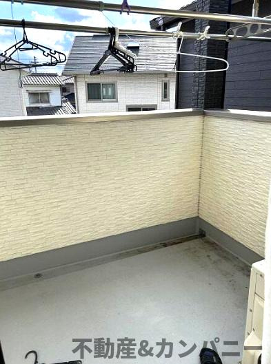 西垣生町中古戸建のバルコニー|広々としたバルコニーです