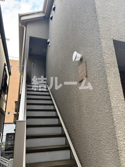 北区赤羽２丁目のアパートのエントランス