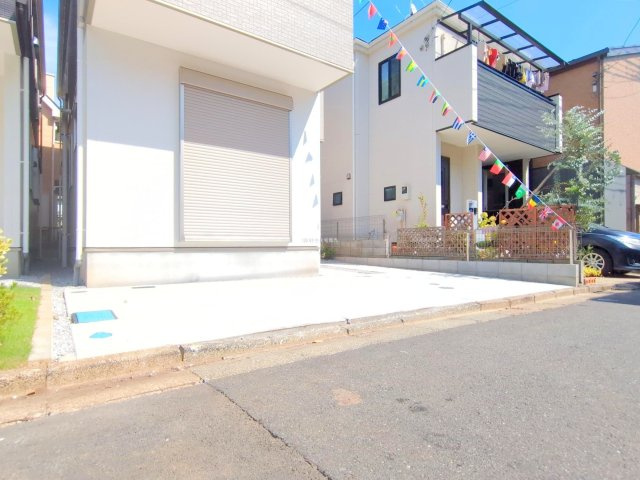 ふじみ野市鶴ケ舞１丁目の新築一戸建の駐車場|カースペースは2台分あり、セカンドカーのご利用可能です。