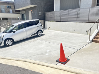 【駐車場】