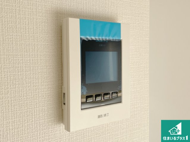 京都市山科区北花山市田町　第1期　新築一戸建ての防犯設備|カラーモニターインターホン！声だけでなく来訪者の姿や顔がモニターで確認できるので、小さなお子様がいらっしゃるご家庭でも安心できます！