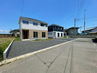 【前面道路含む現地写真】