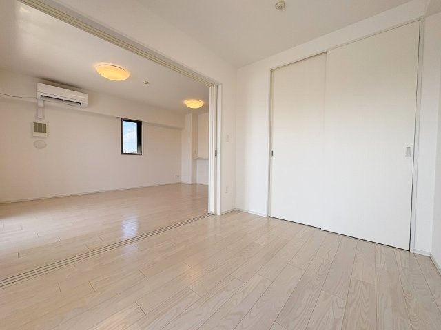 グランメディオ新三郷の洋室|クローゼット付きの洋室5帖