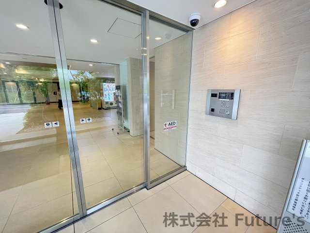 グランメディオ新三郷のエントランス|安心のオートロック完備