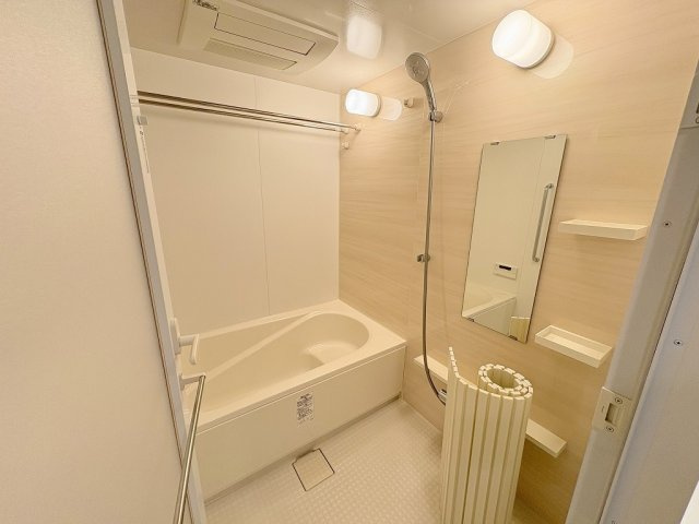 グランメディオ新三郷の浴室|追焚・浴室乾燥機付きの快適なお風呂です