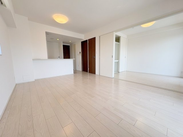 グランメディオ新三郷の居間・リビング|家族団らんで過ごすリビングは15.1帖の広さを確保