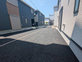 【前面道路含む現地写真】