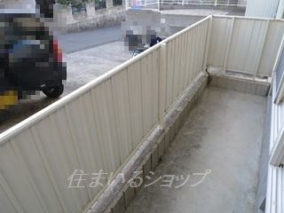 広島市安佐北区口田５丁目のアパートのバルコニー