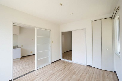 広島市安佐北区口田５丁目のアパートの居間・リビング