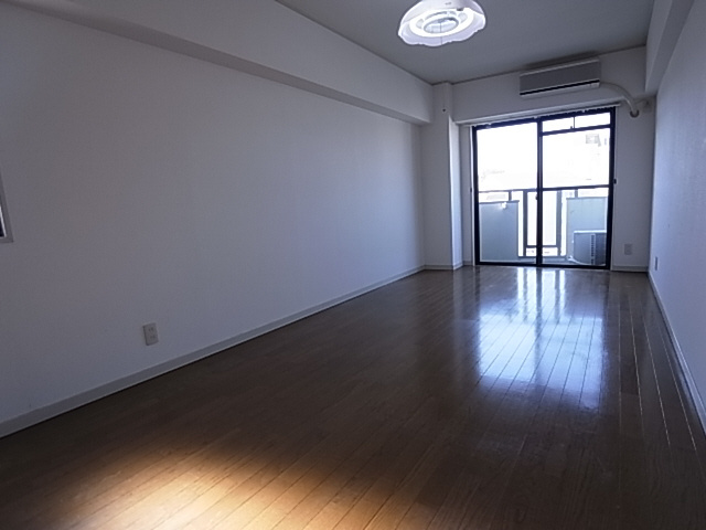 神戸市北区鈴蘭台北町１丁目の賃貸マンションの内装|洋室