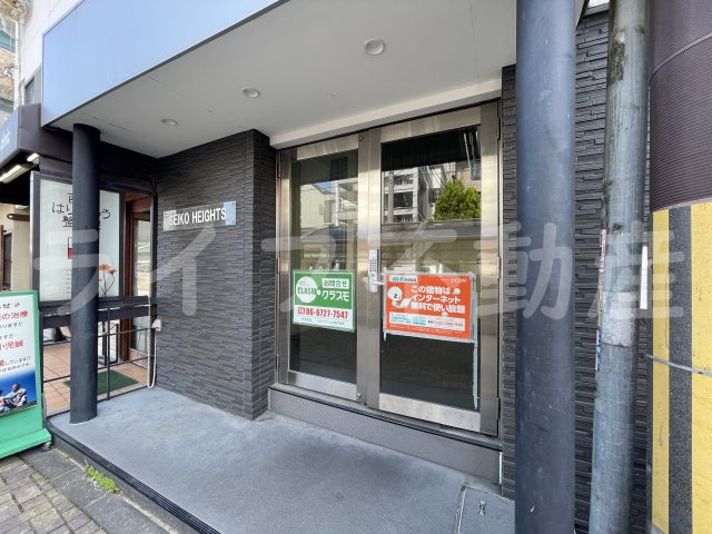 セイコーハイツのエントランス|建物の内部です